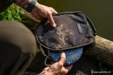 Sac à Peson Korda Compac Scales Pouch Dark Kamo