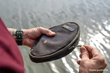 Sac à Peson Korda Compac Digital Scales Pouch Dark Kamo
