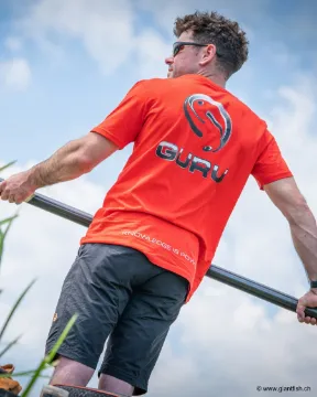 T-Shirt Guru Semi Logo Tee Red - Rouge