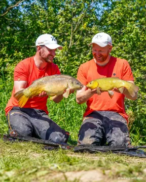 T-Shirt Guru Semi Logo Tee Red - Rouge