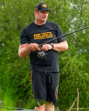 T-Shirt Guru Gradient Connect Tee Black - Noir