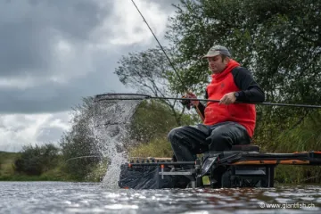 Manche d'épuisette Guru Aventus 2.7 m F1 Landing Net Handle