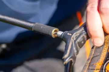 Manche d'épuisette Guru N-Gauge Pro F1 270 Net Handle - 2 brins