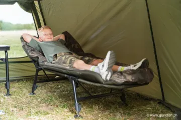 Bedchair NASH Indulgence 4 Leg Junior Sleep System Camo