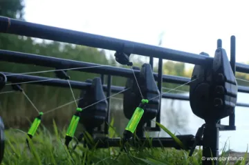 Clip de Canne FOX Black Label Adjustable Rod Clip