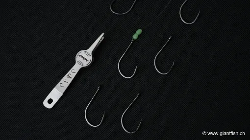 Hameçon BKK Octopus Beak Straight Eye Black Nickel